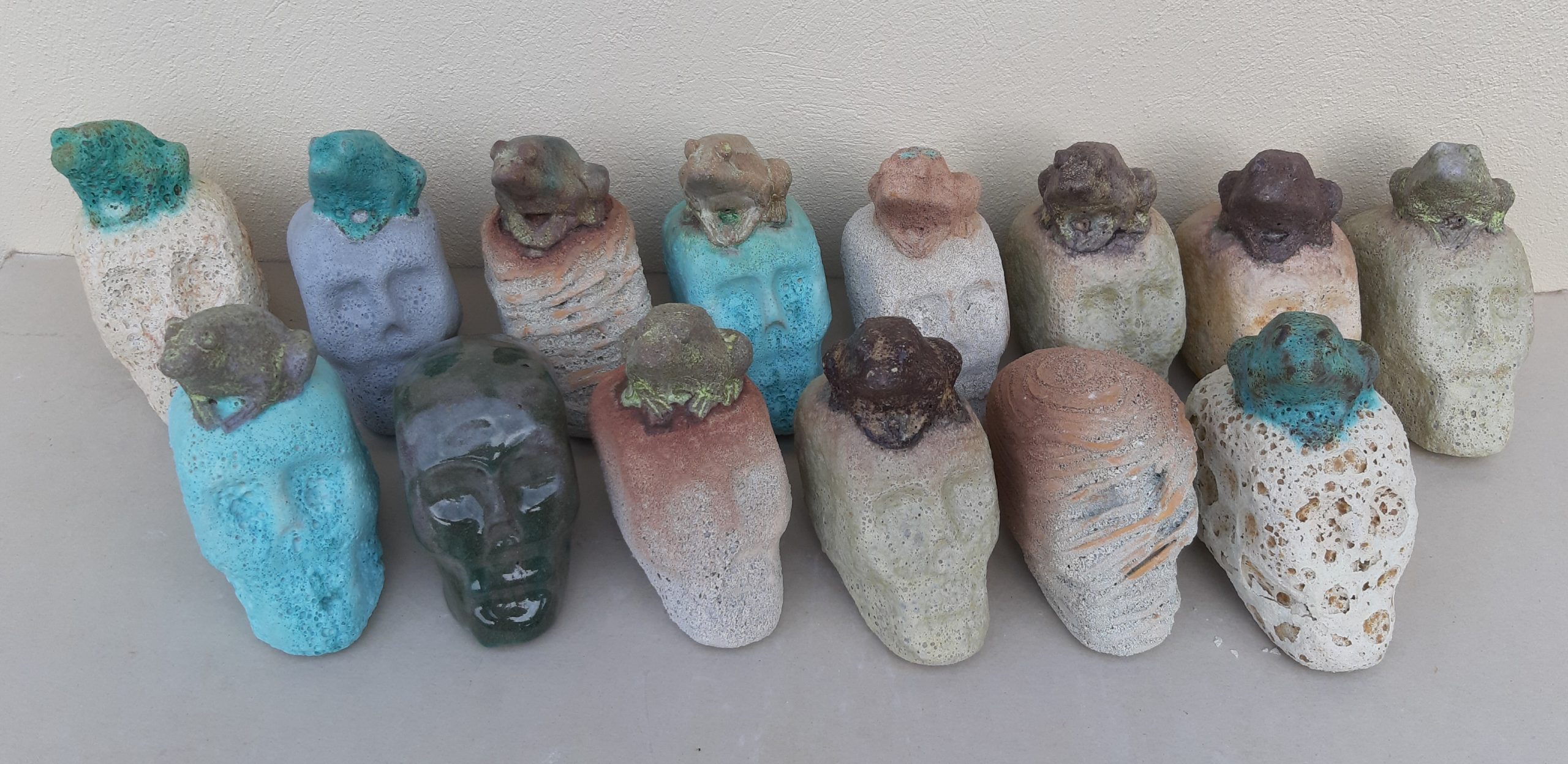 Renaissance, symbolizes through the frog the necessary transformation in the search for the understanding of our mission in life. The work of sculpting our being often involves a symbolic death or the abandonment of certain stages on this path towards inner peace.
