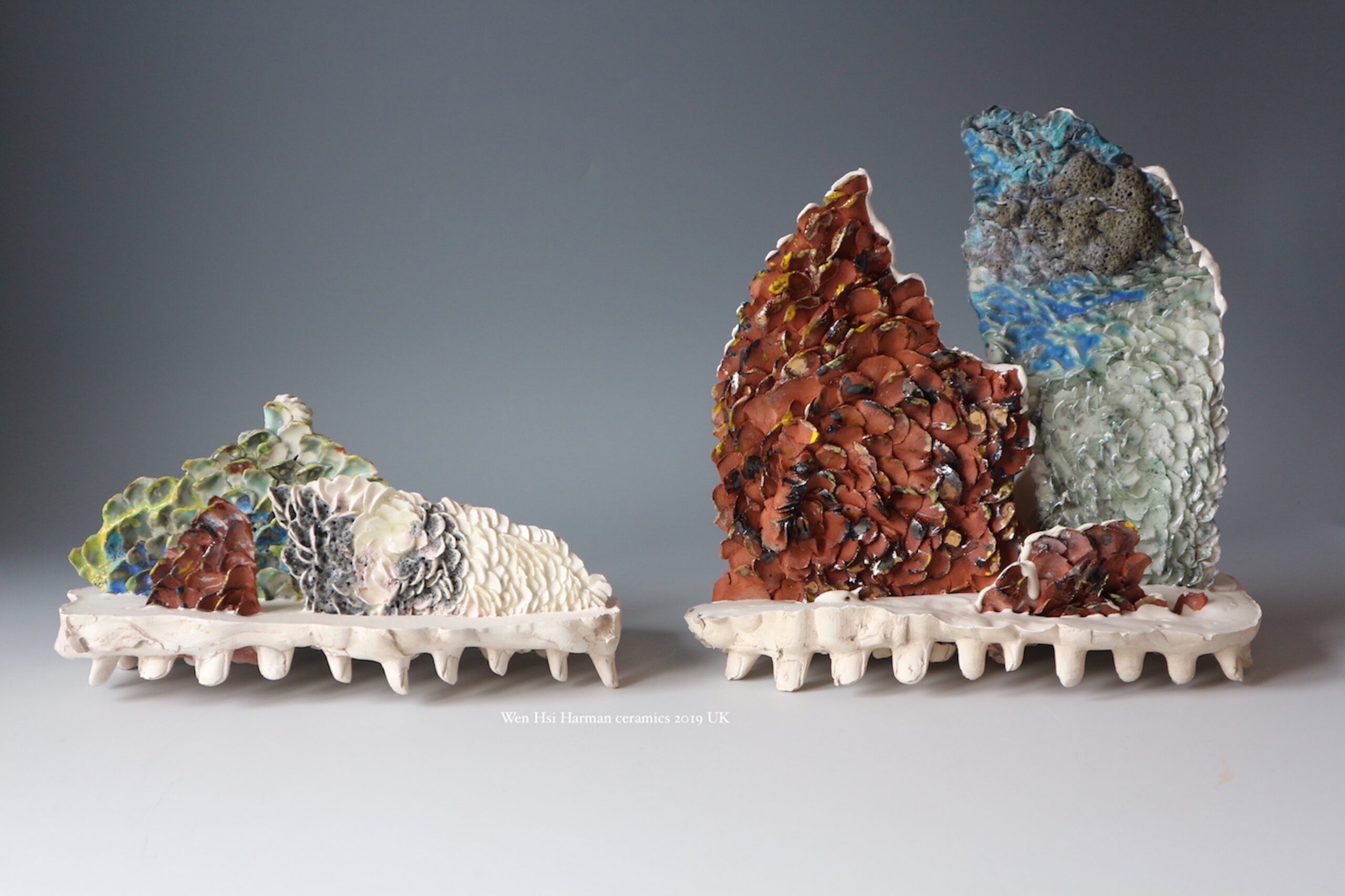 Porcelain. Gold lustre. Plaster. Recycle material fabric.