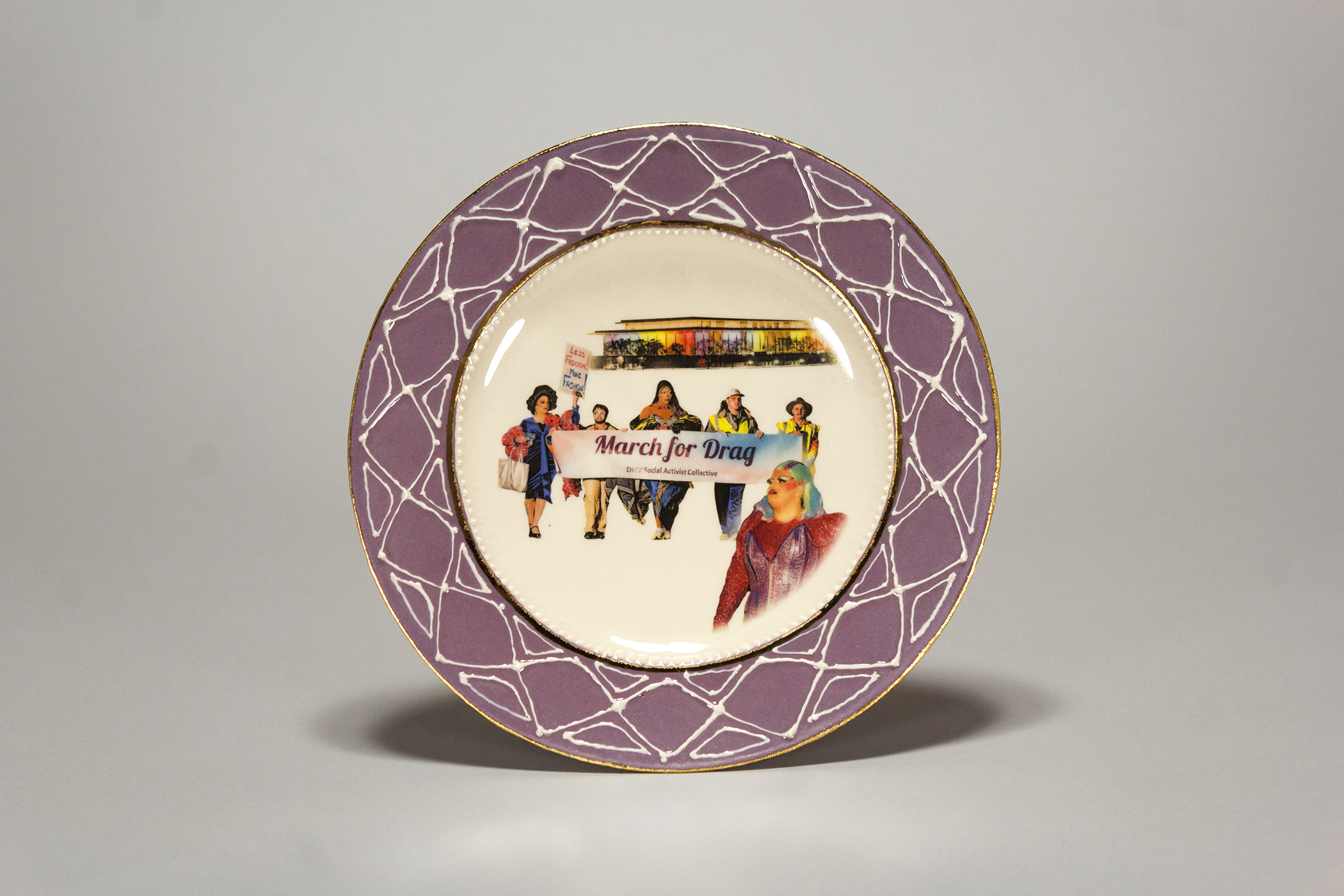 This plate is one of the 36 in "Pride Service".