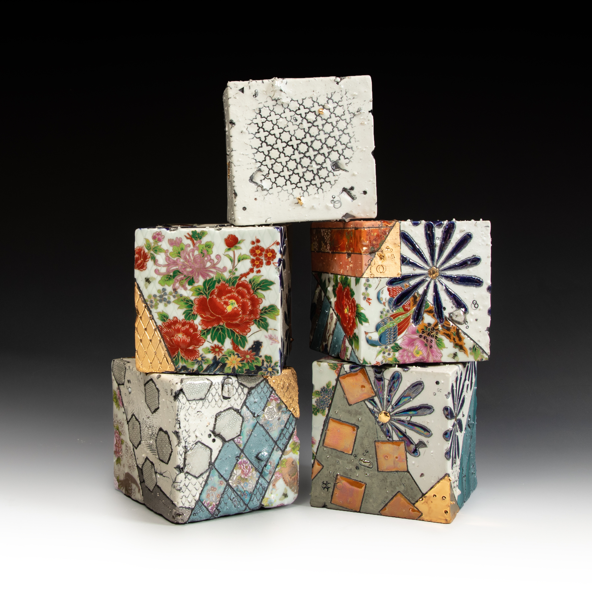 Porcelain with feldspar and molochite inclusions