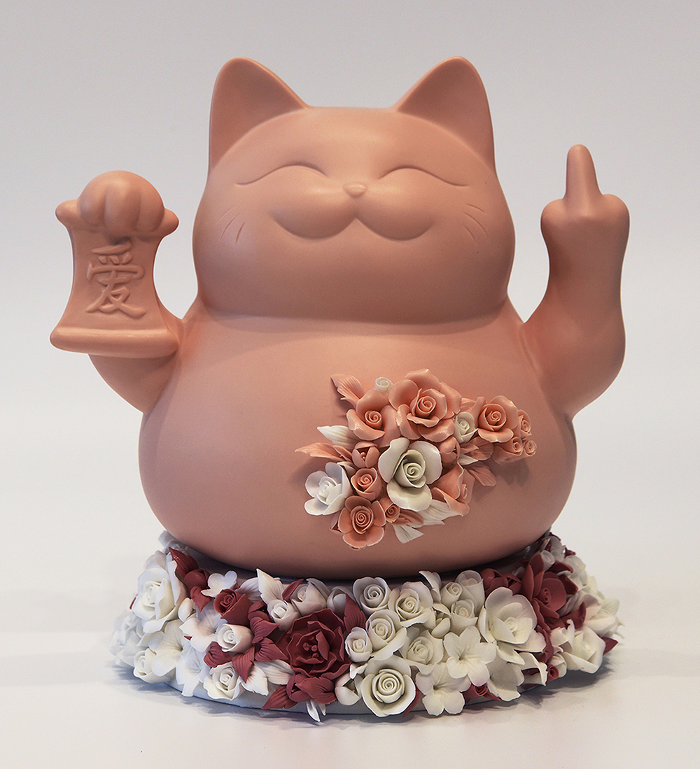 An interpretation of the originally japanese lucky cat "Maneki Neko”. On his left hand, the cat is holding the Chinese symbol for love: 爱 (Ai) . On the right hand, the western gesture of the middle finger up.  For this piece, I made a collaboration with the Bebon Ceramics Company in Dehua, focussed on the production of  decorative lucky cats. The white version of this piece will be displayed in October this year at the Yingge Ceramics Museum in Taipei as part of the Yingge Ceramics Biennale.