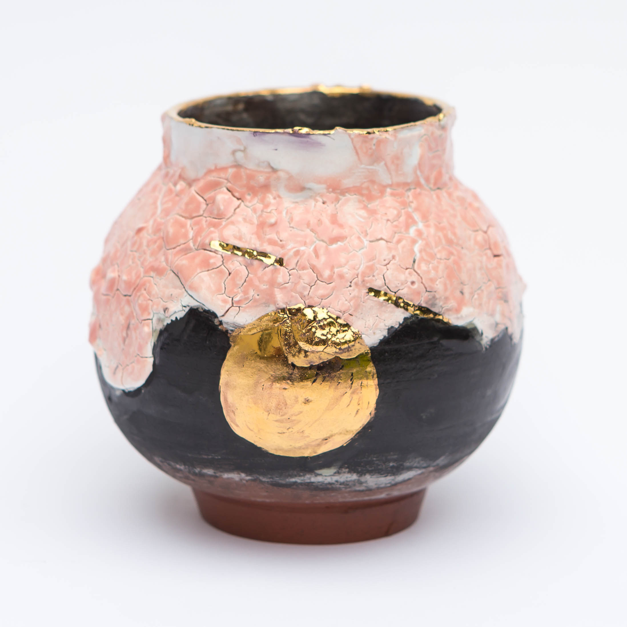 Pink Sunset is work from No Name collection dealing with air pollution when due more smog more sunlight is scattered resulting in purple or pink sunset.