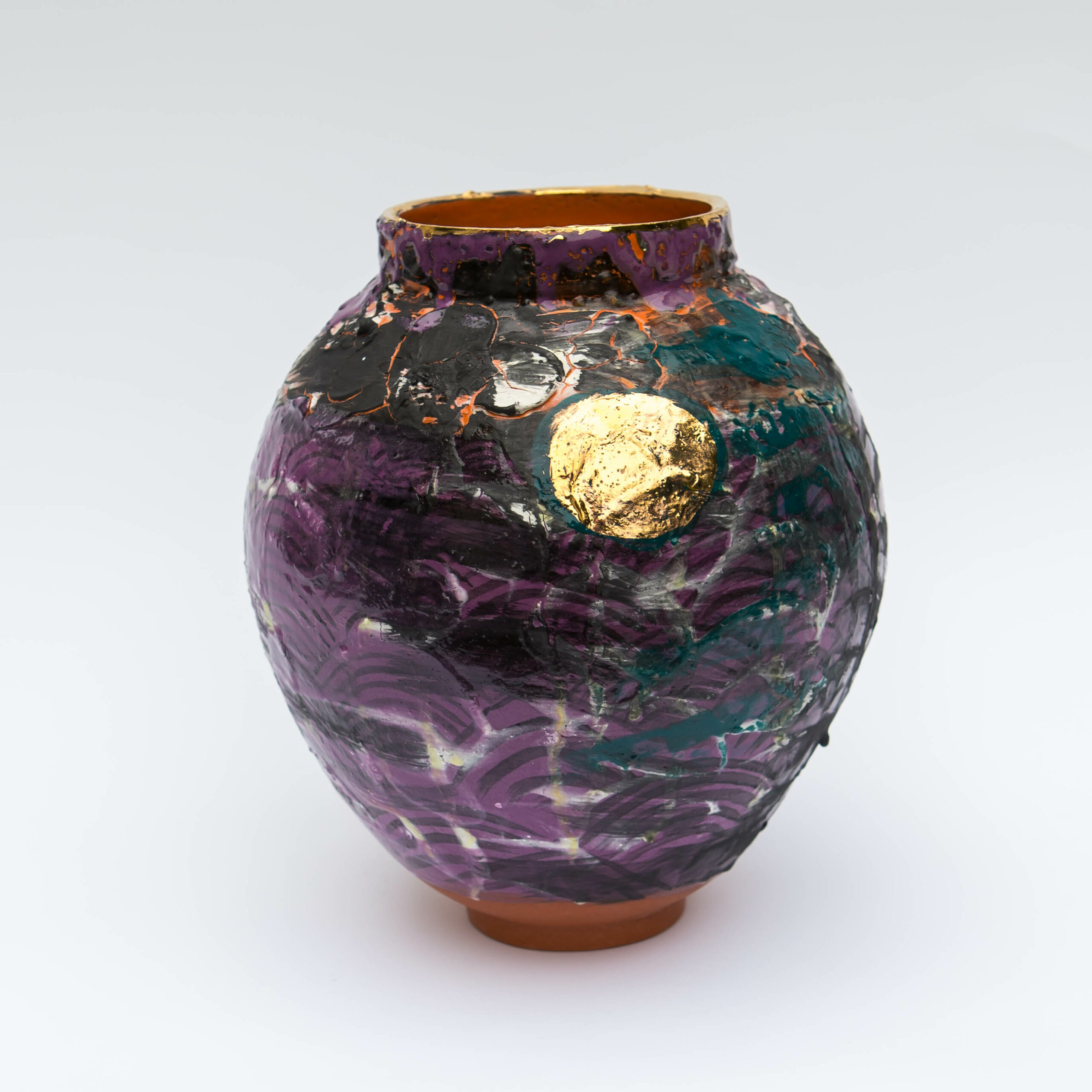 Pink Sunset is work from No Name collection dealing with air pollution when due more smog more sunlight is scattered resulting in purple or pink sunset.