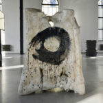 160 x 100 x 70 cm ( 63’’ x 39’’ x 27’’) grog clay, hand build, gas fired, 2016 (photo: G. Stadnik)