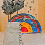 2010. Ceramic (earthenware, slip, terrasigillata, glaze), cast cement, hardware, metal, oil on wood panel. Sculpture : 71 x 71 x 152 cm. Painting: 213 cm en diameter.